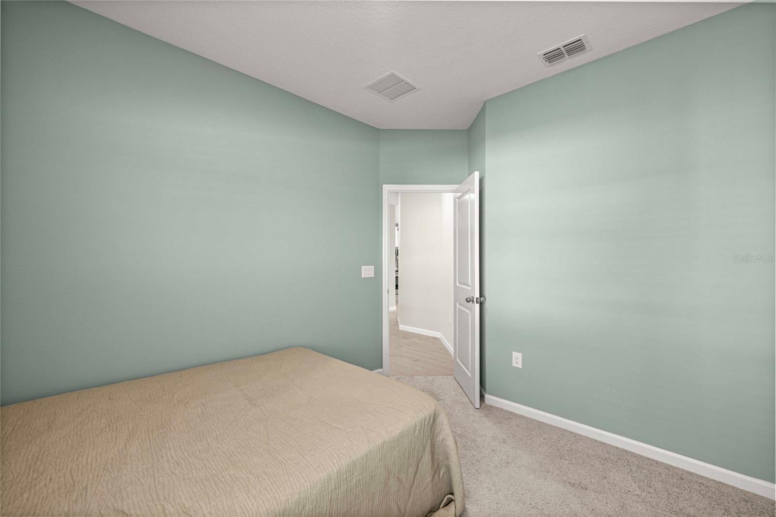 Image 23 of 47 For 1875 44th Court Road