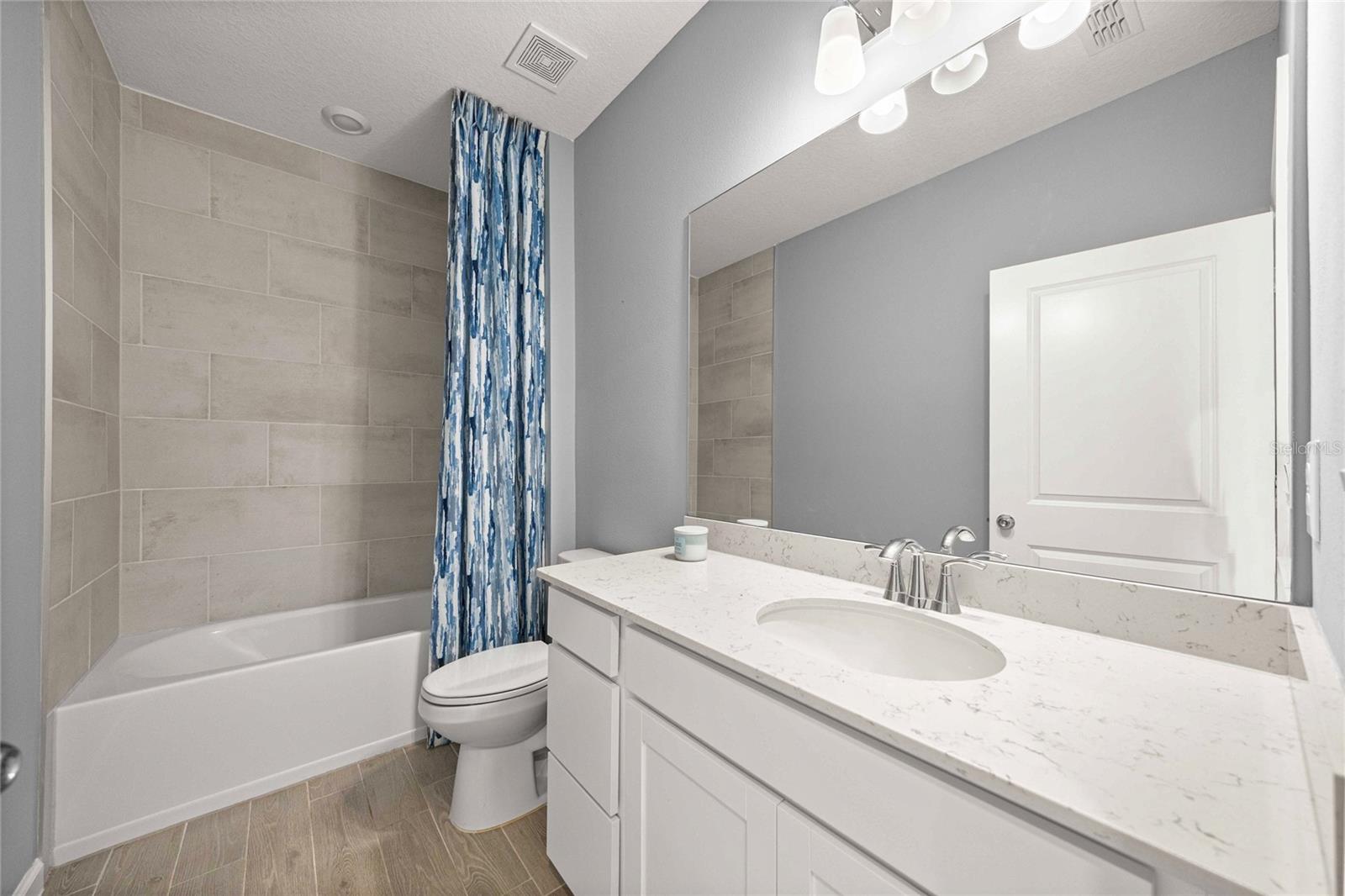 Image 24 of 47 For 1875 44th Court Road