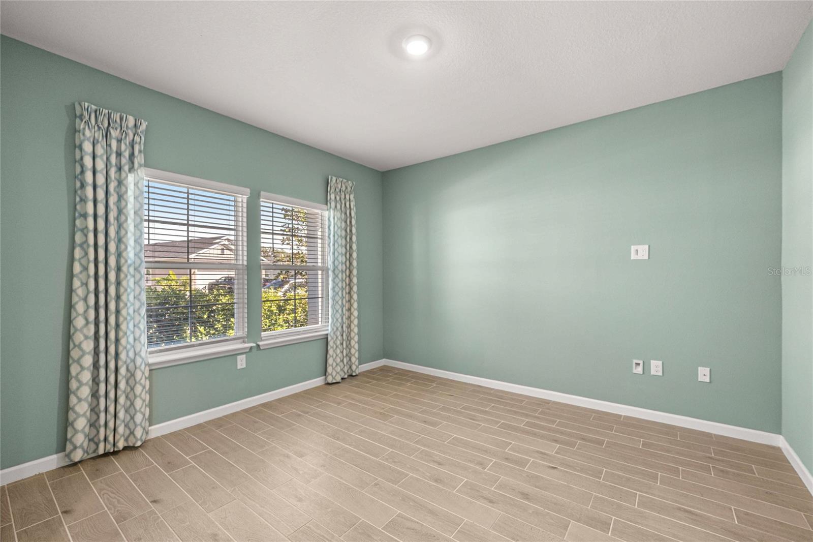 Image 7 of 47 For 1875 44th Court Road