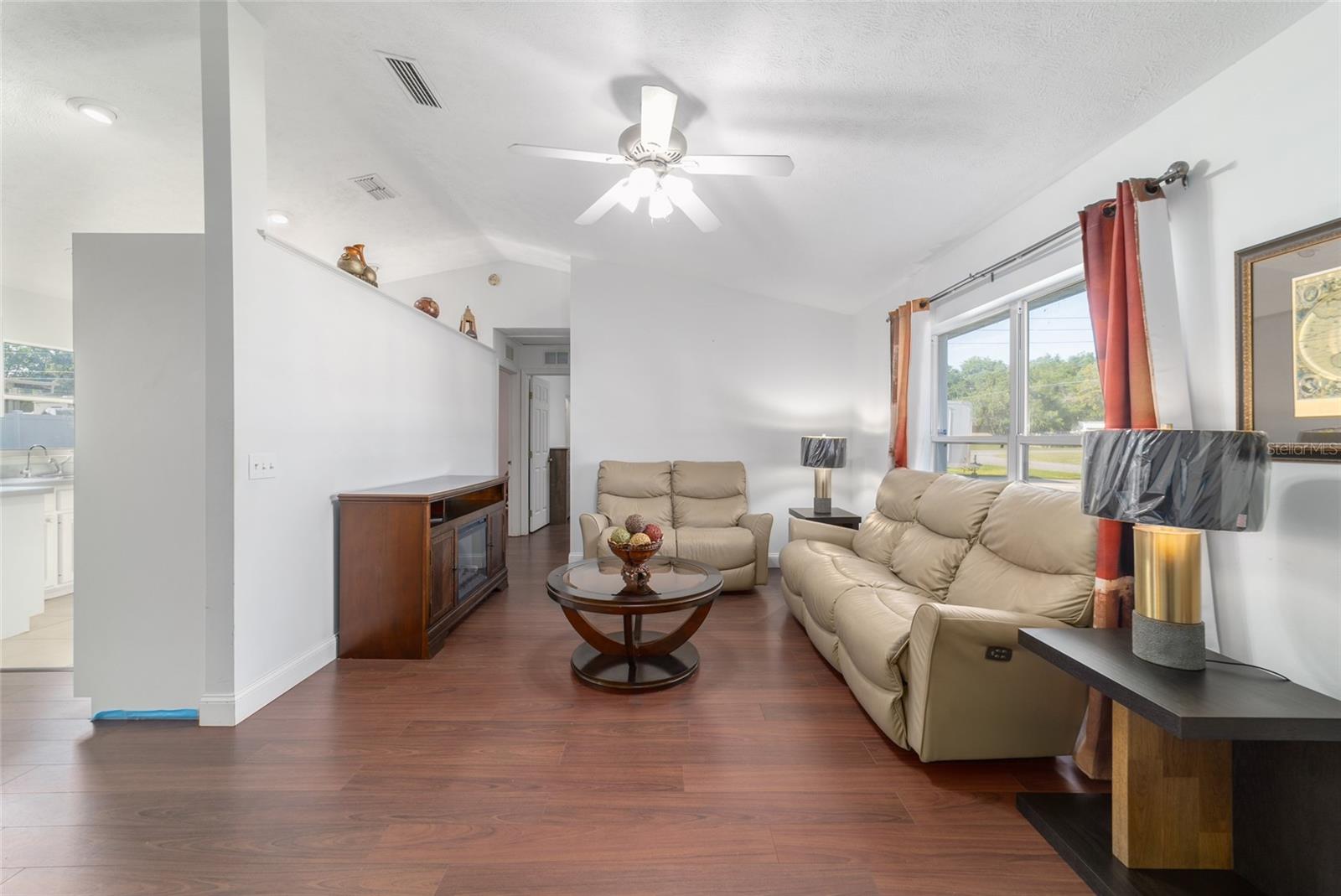 Image 11 of 49 For 33 Pecan Run Pass