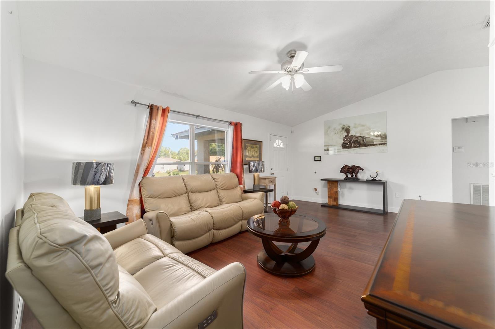 Image 14 of 49 For 33 Pecan Run Pass