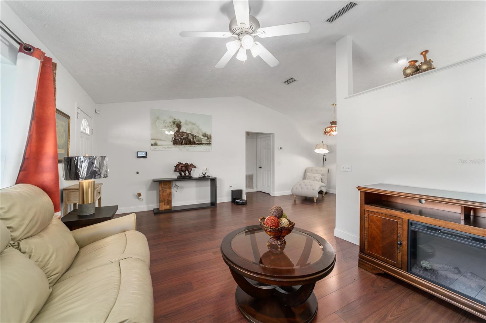 Image 16 of 49 For 33 Pecan Run Pass