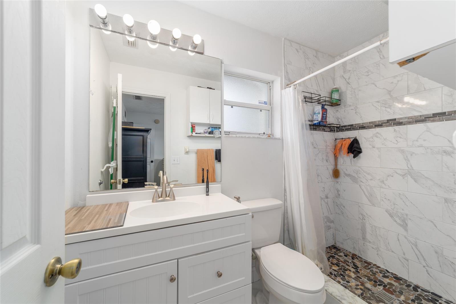 Image 32 of 49 For 33 Pecan Run Pass