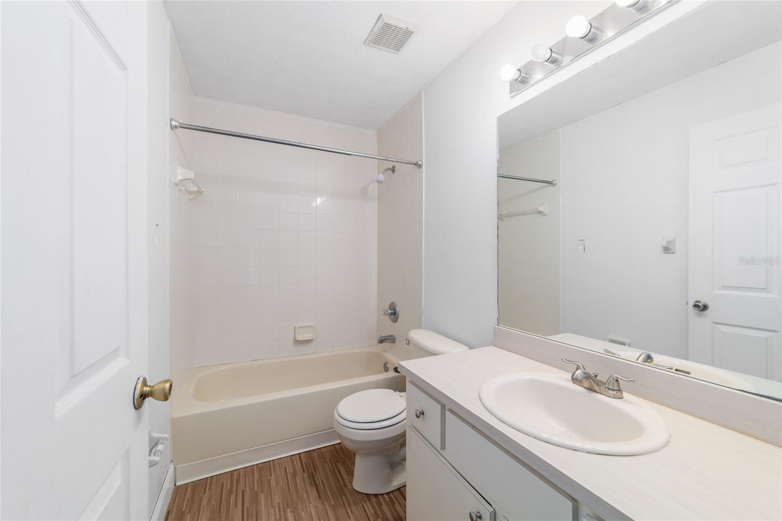 Image 35 of 49 For 33 Pecan Run Pass