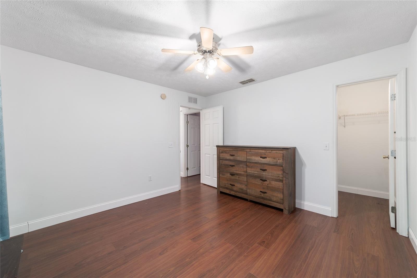 Image 37 of 49 For 33 Pecan Run Pass