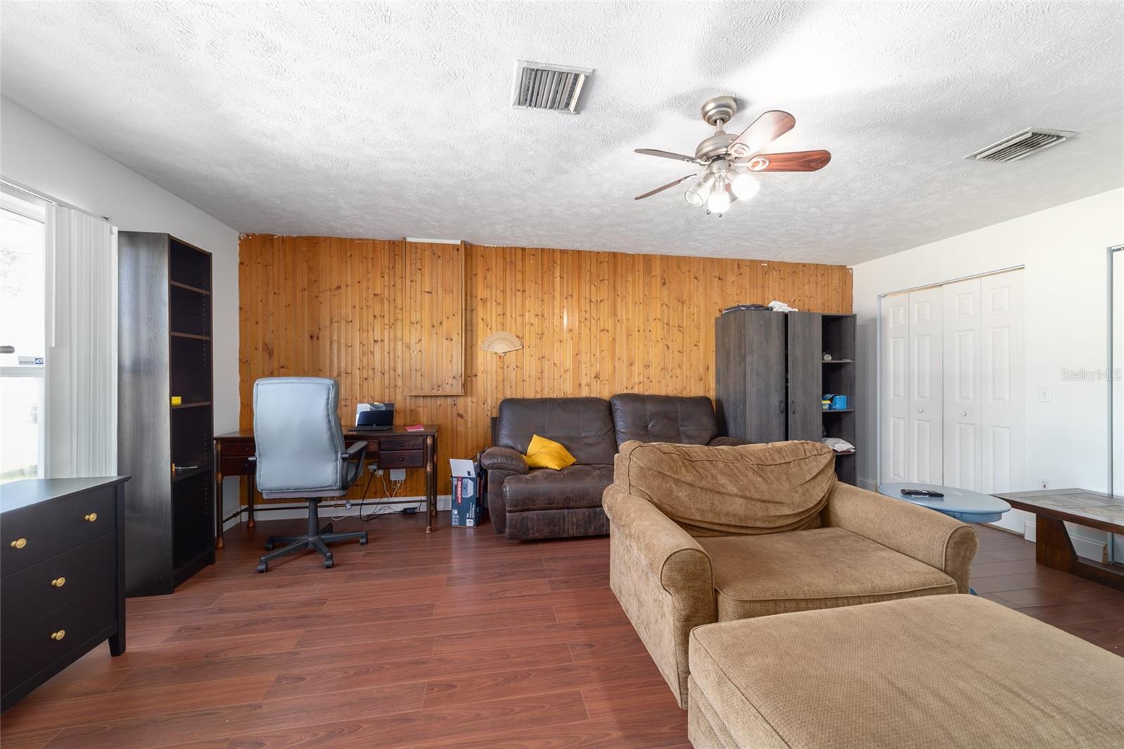 Image 40 of 49 For 33 Pecan Run Pass