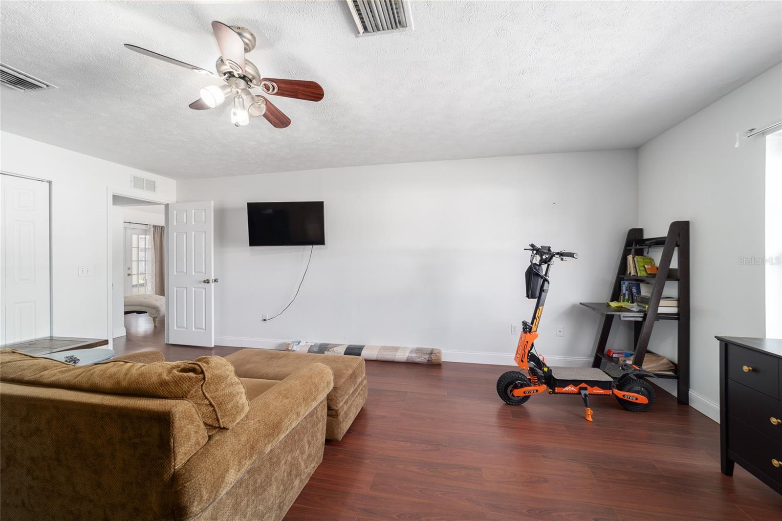 Image 42 of 49 For 33 Pecan Run Pass