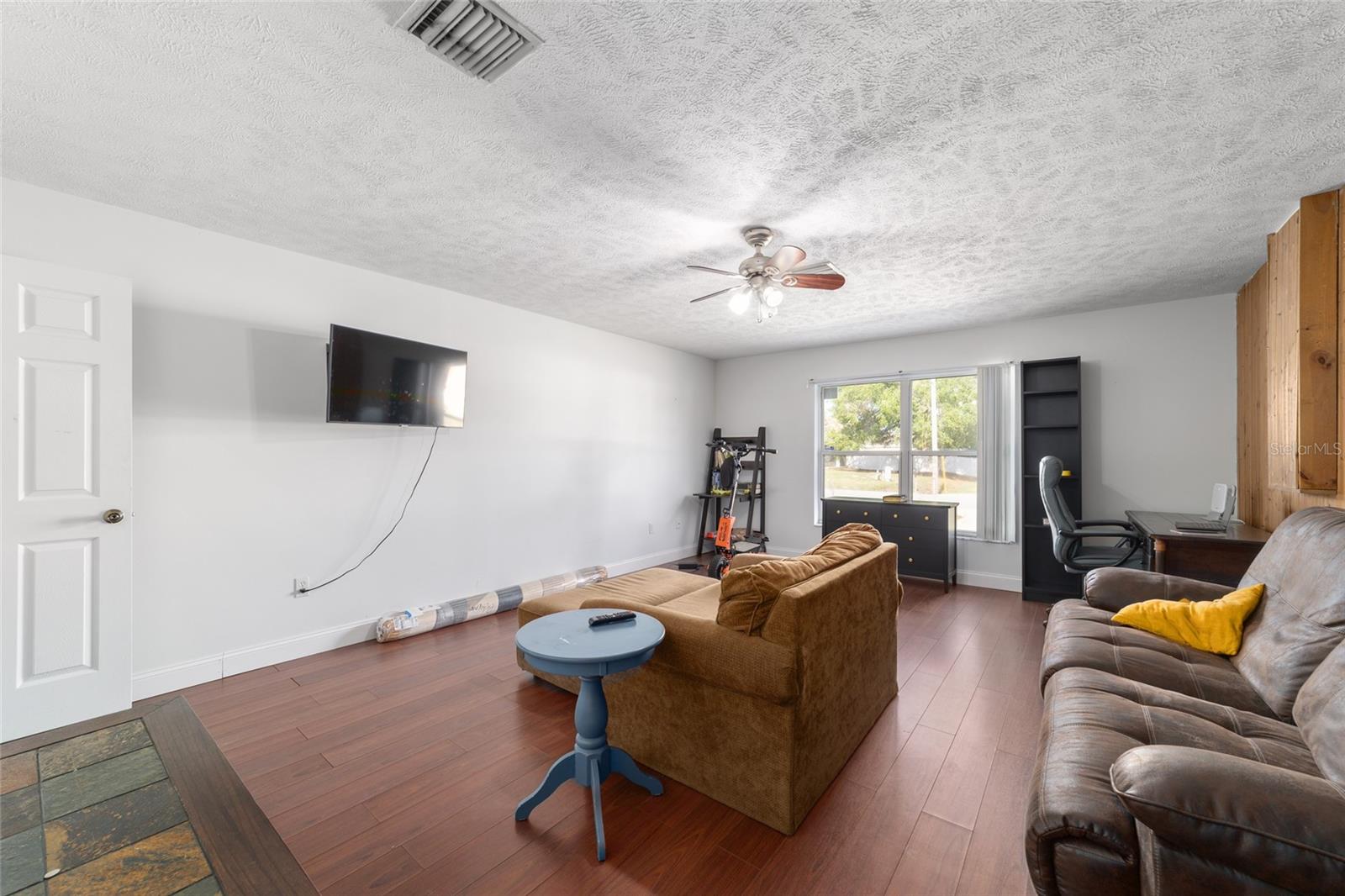 Image 43 of 49 For 33 Pecan Run Pass