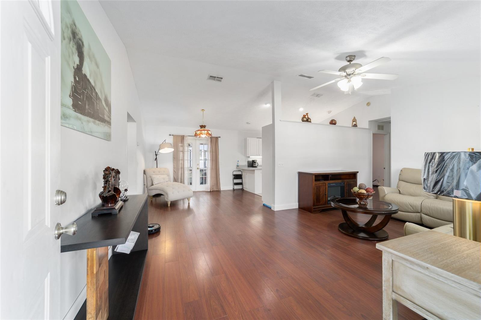 Image 9 of 49 For 33 Pecan Run Pass