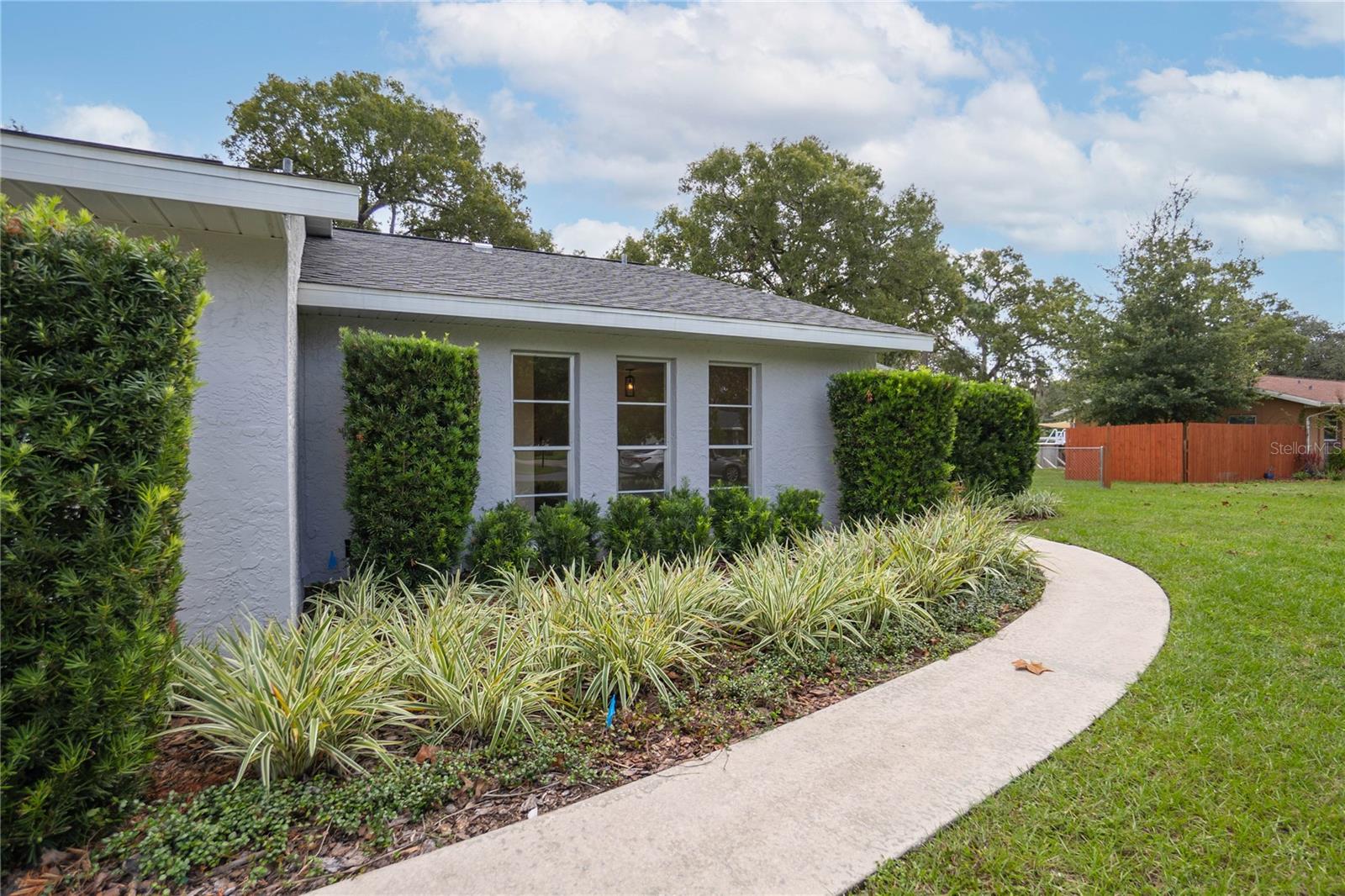 Image 3 of 38 For 3211 Rose Avenue