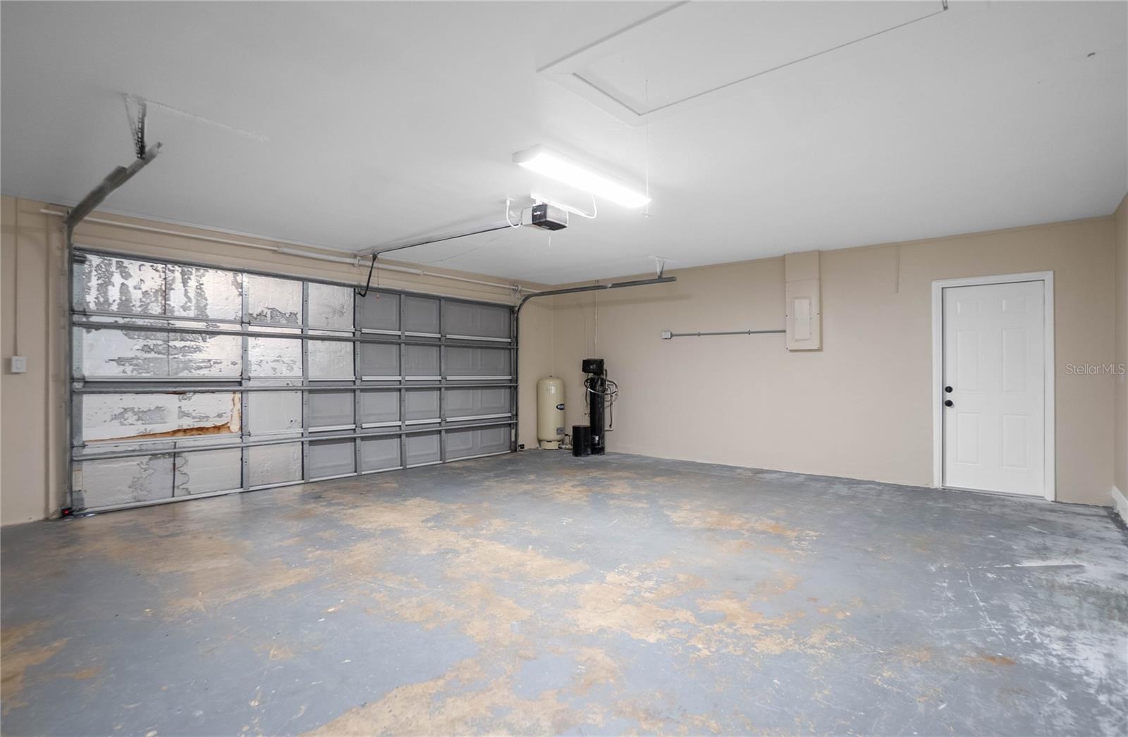 Image 32 of 38 For 3211 Rose Avenue