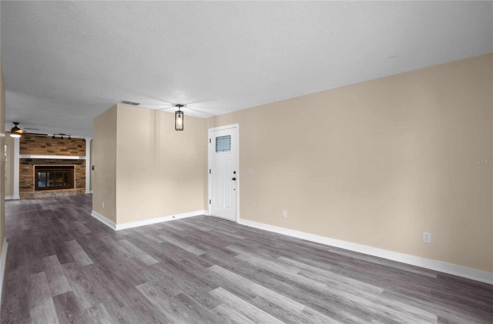 Image 9 of 38 For 3211 Rose Avenue