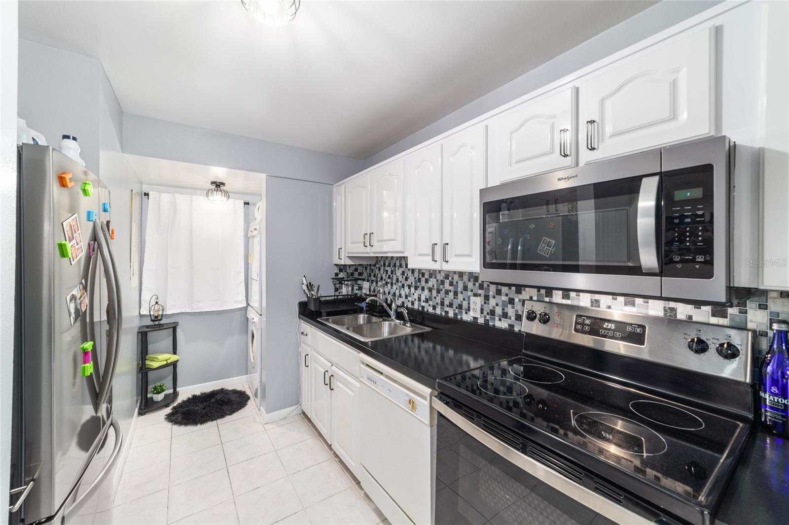 Image 18 of 38 For 2845 32nd Avenue B3