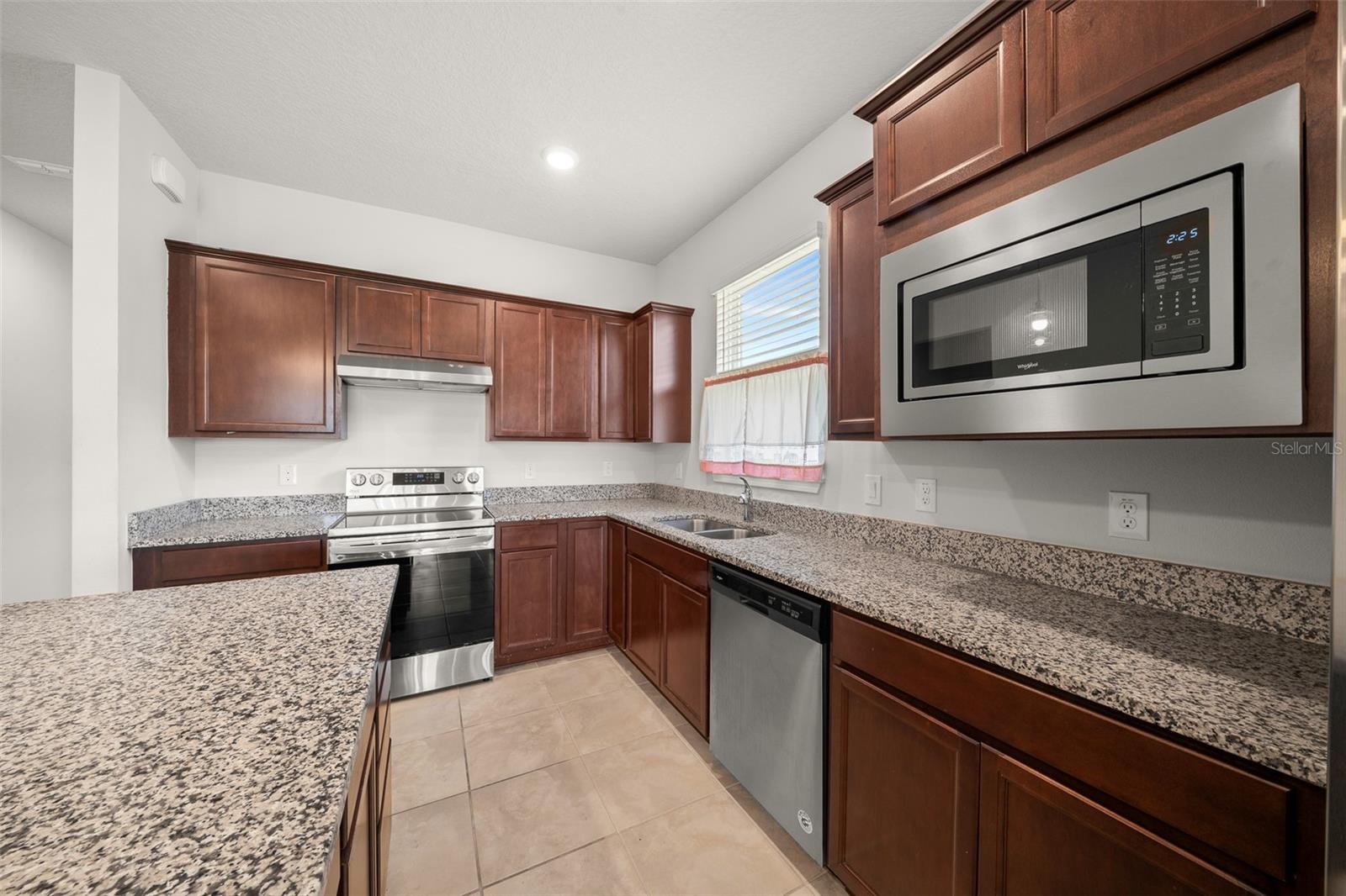 Image 11 of 32 For 5947 93rd Circle