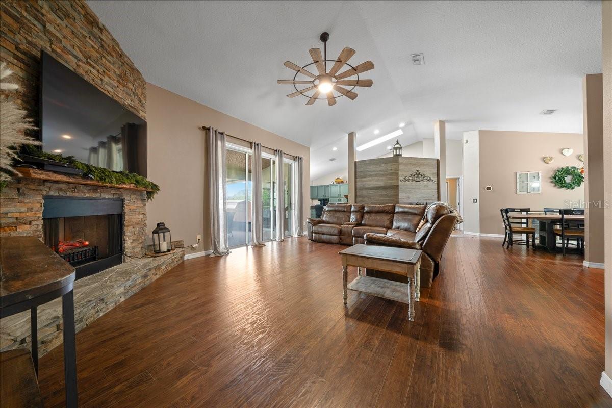 Image 10 of 56 For 11985 123rd Avenue