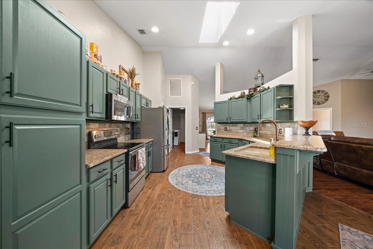 Image 12 of 56 For 11985 123rd Avenue