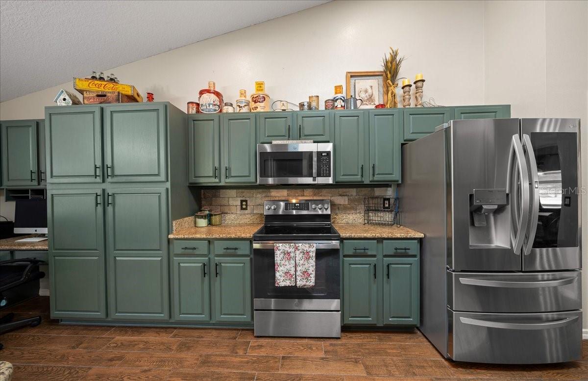 Image 13 of 56 For 11985 123rd Avenue