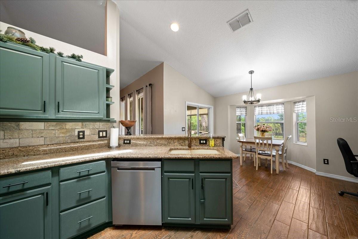 Image 14 of 56 For 11985 123rd Avenue