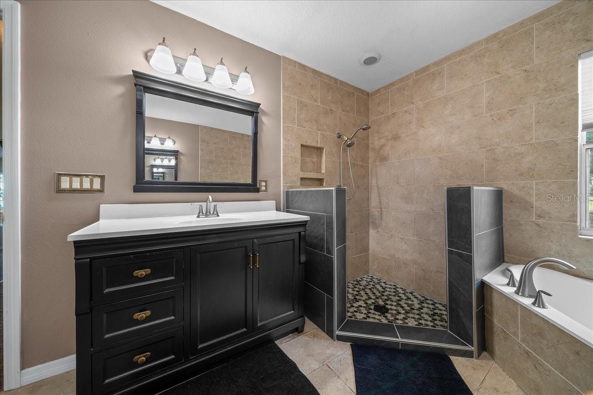 Image 22 of 56 For 11985 123rd Avenue