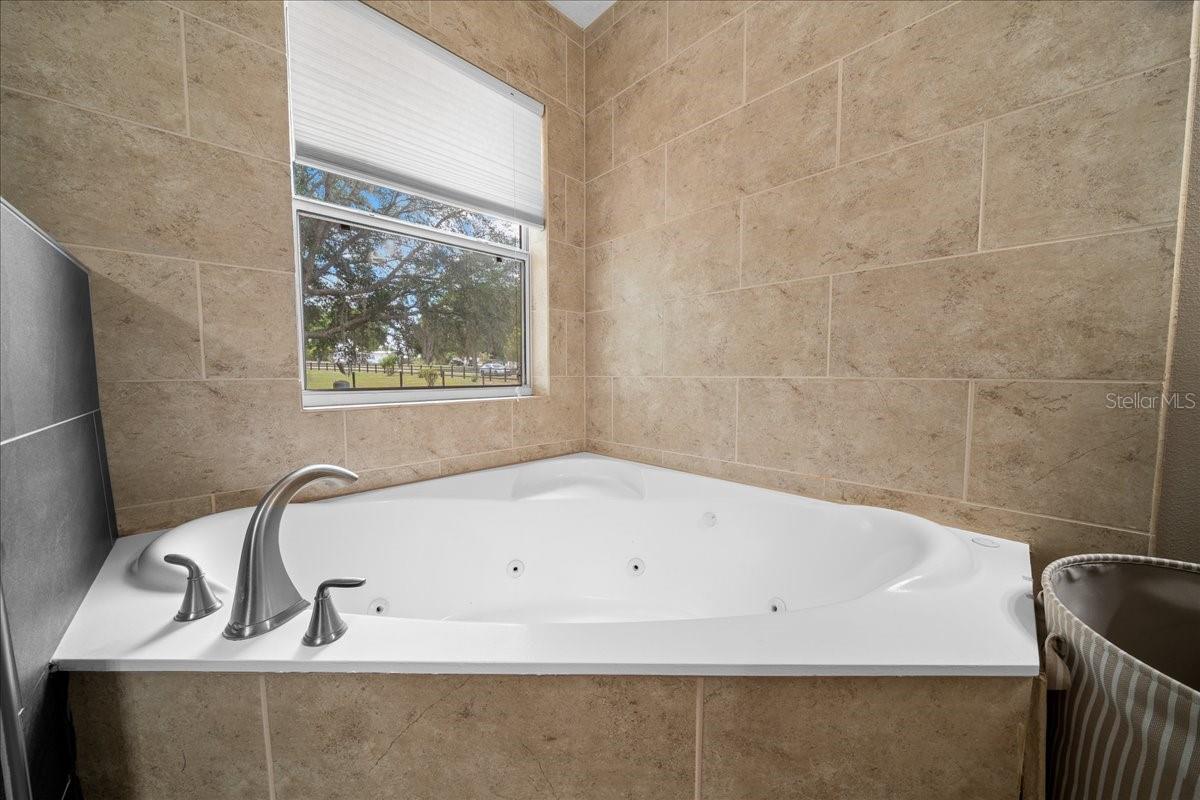 Image 23 of 56 For 11985 123rd Avenue