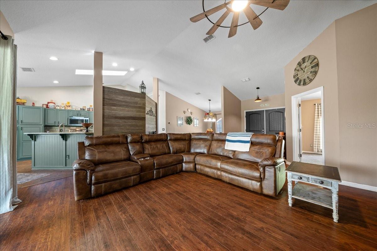 Image 9 of 56 For 11985 123rd Avenue