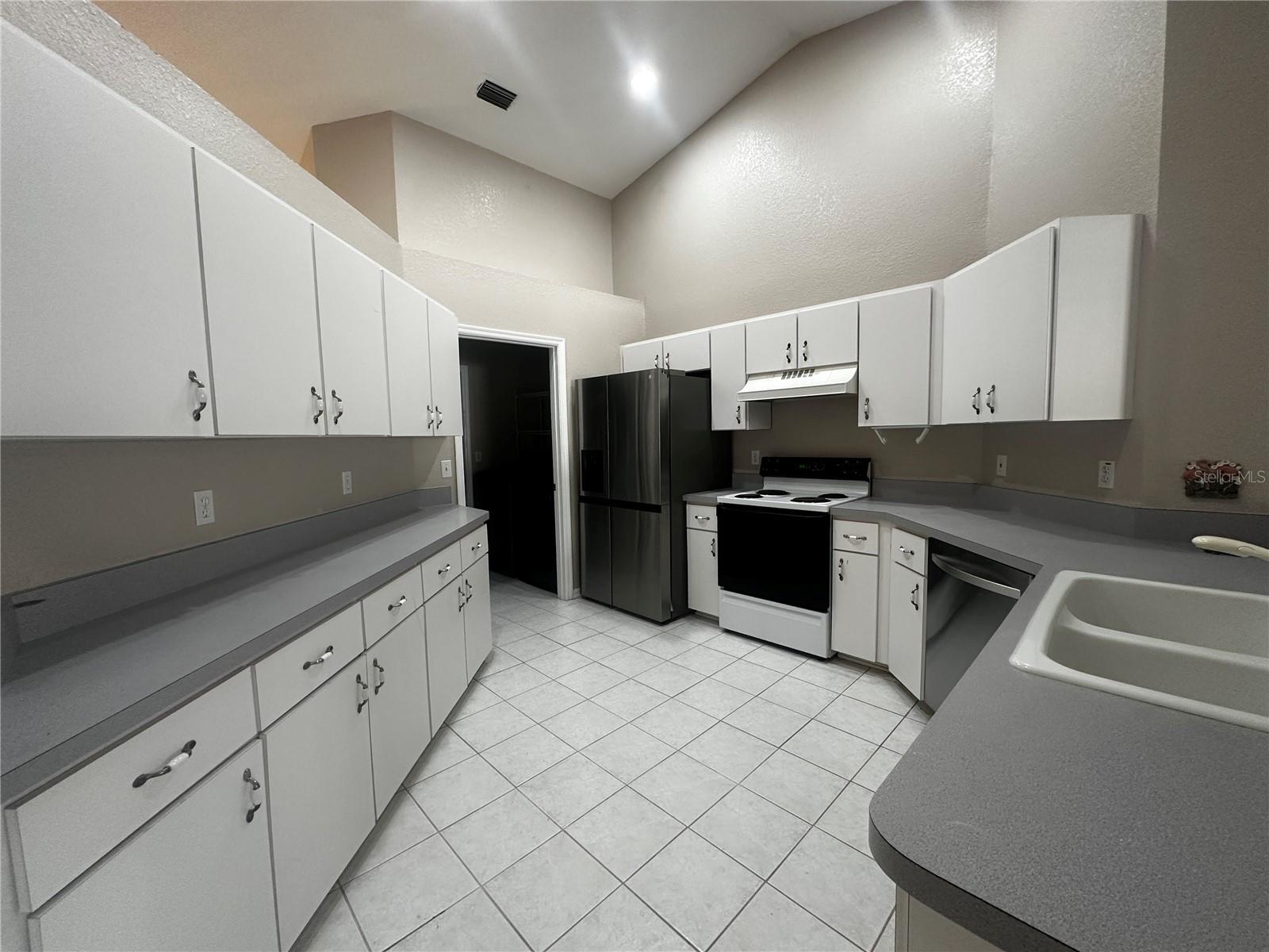 Image 8 of 28 For 10061 74th Terrace