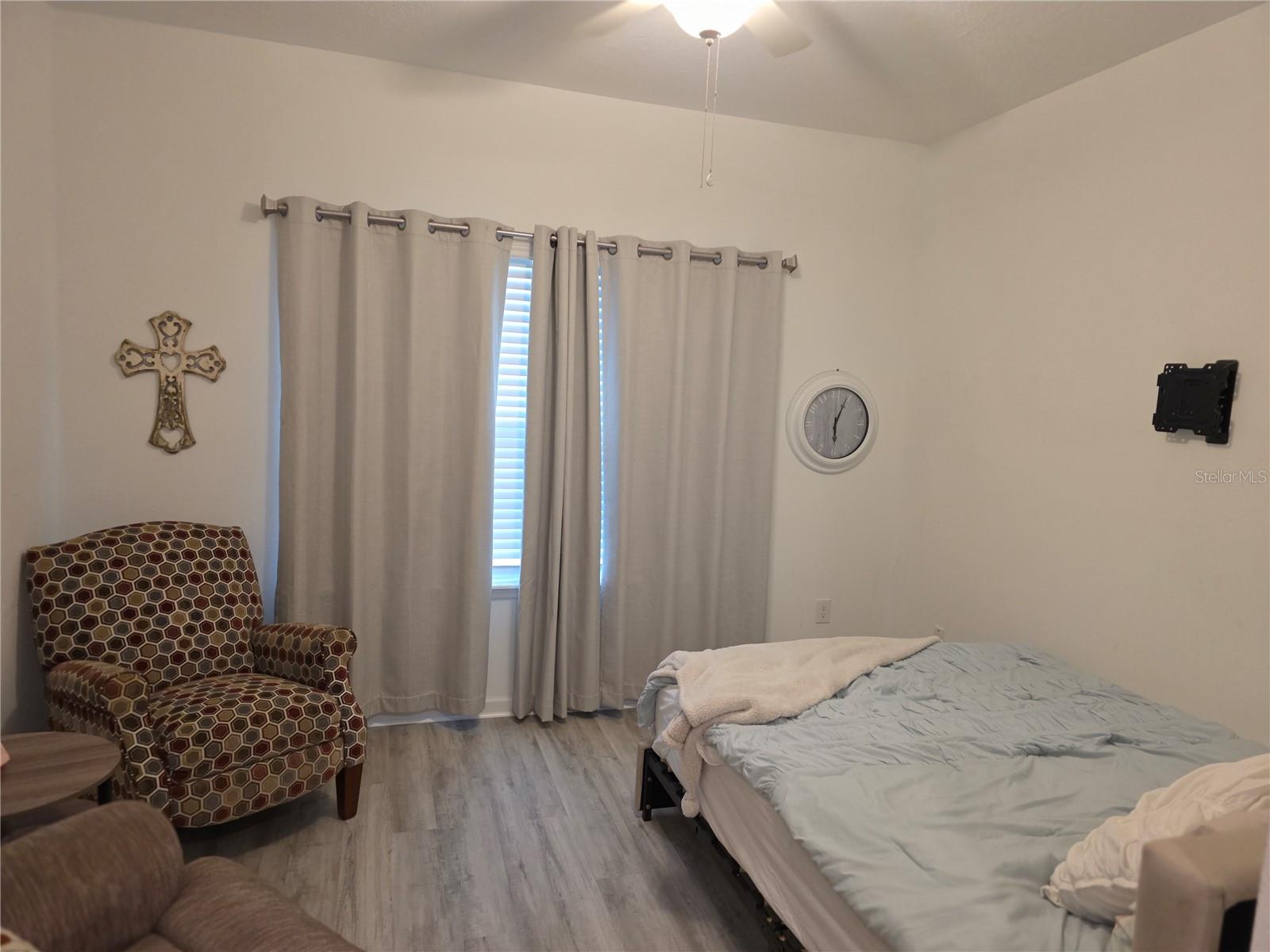 Image 15 of 28 For 7875 74th Loop