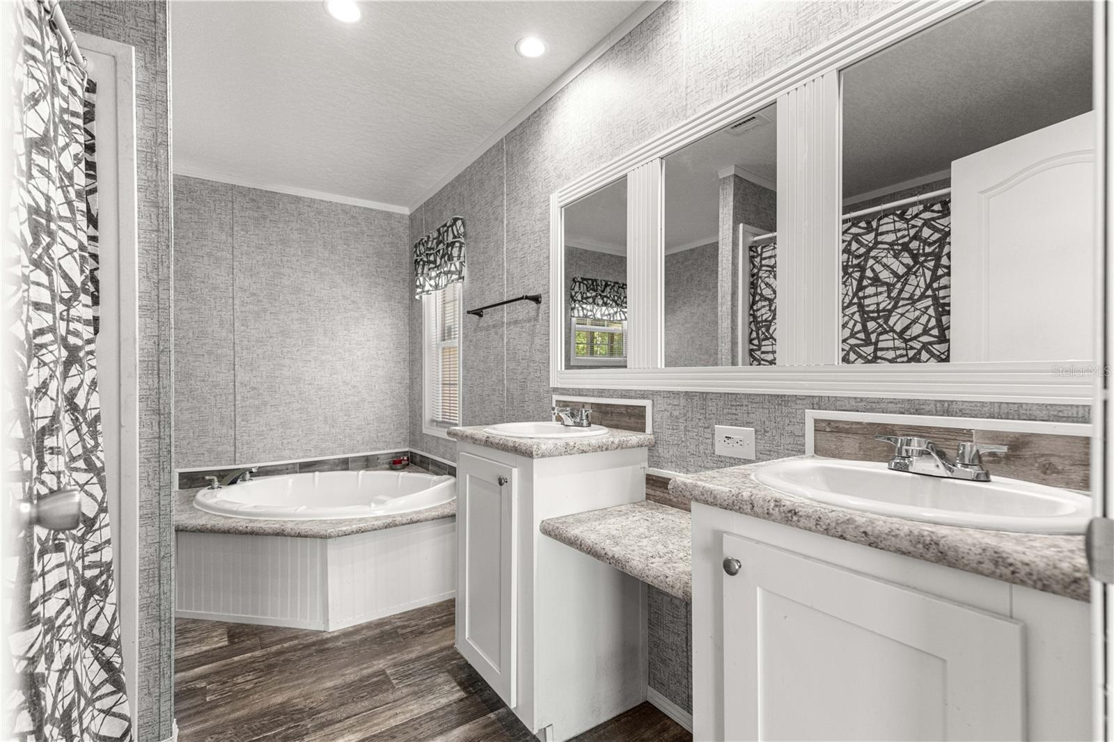 Image 23 of 71 For 4146 186th Court