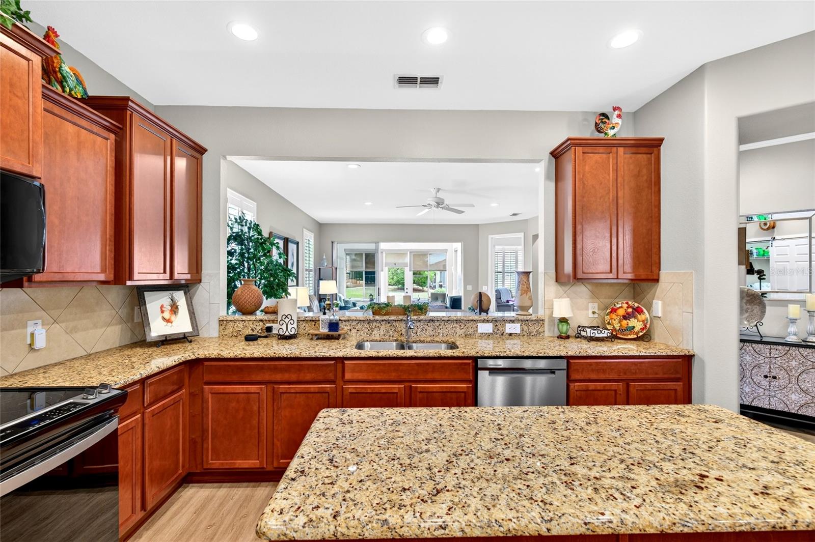 Image 5 of 44 For 10134 75th Street Road