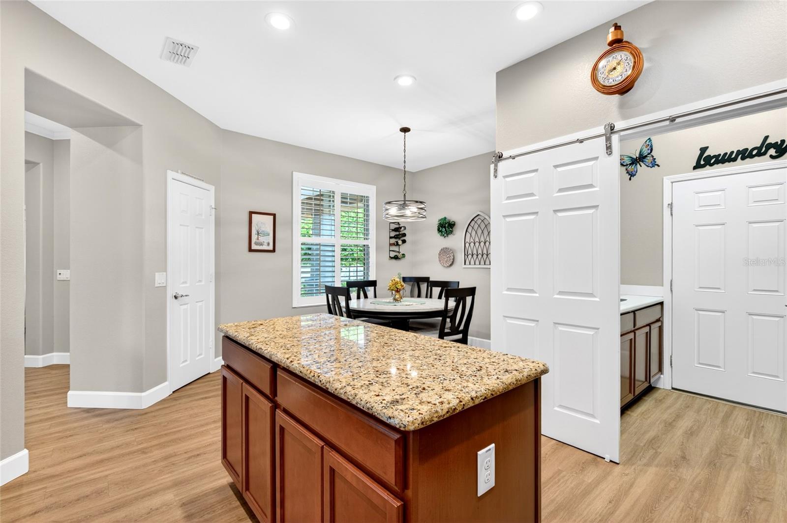 Image 7 of 44 For 10134 75th Street Road