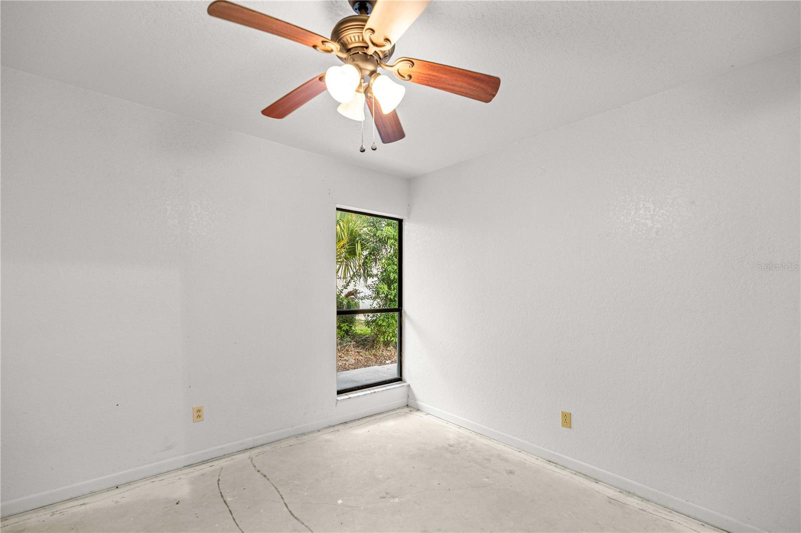 Image 30 of 50 For 840 3rd Street