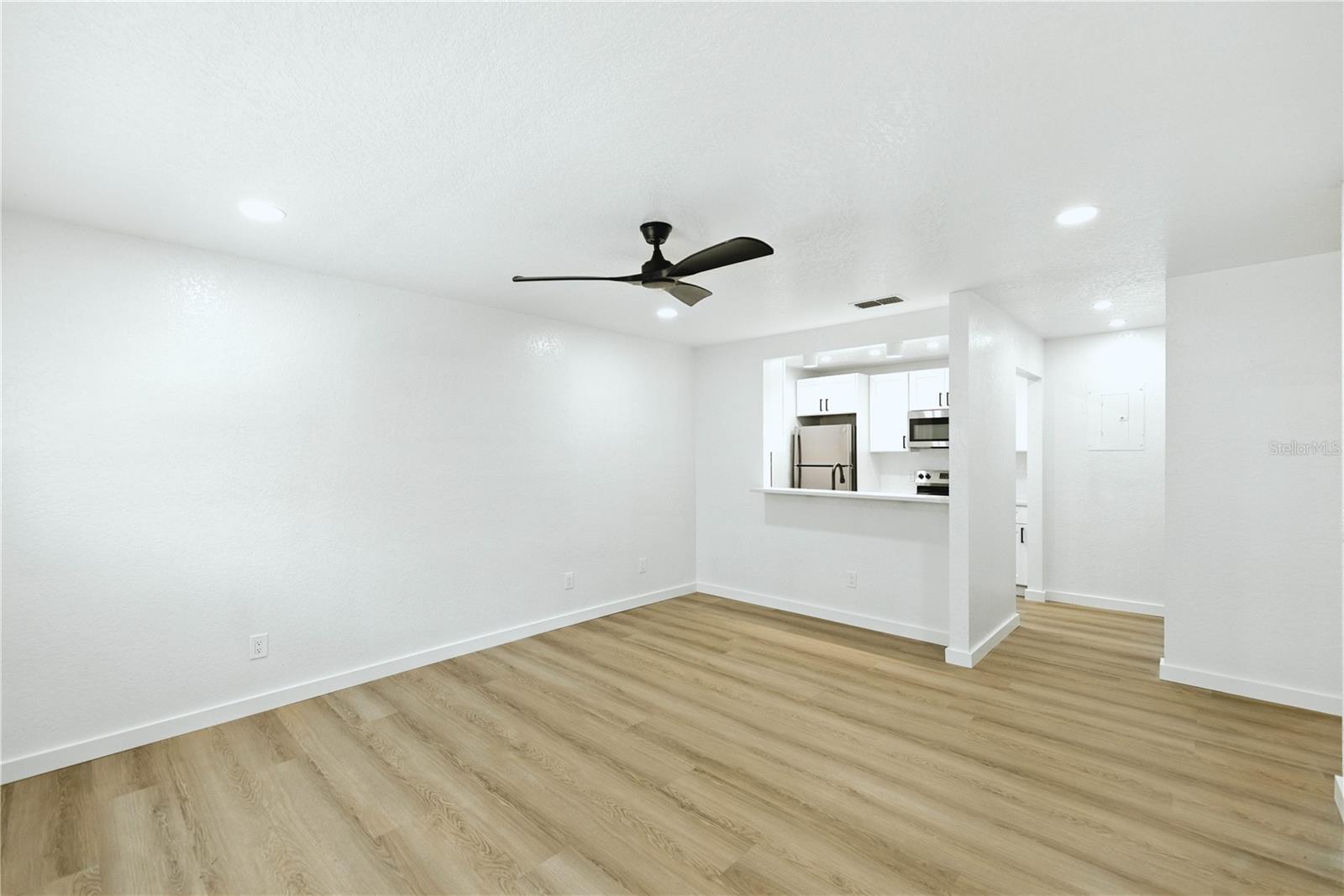 Image 33 of 50 For 840 3rd Street