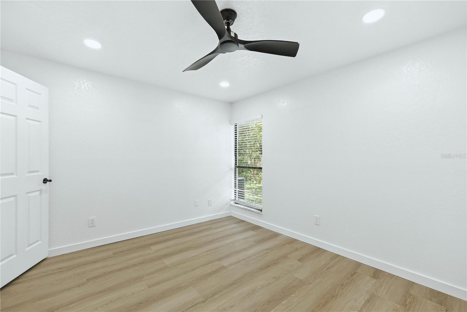 Image 41 of 50 For 840 3rd Street