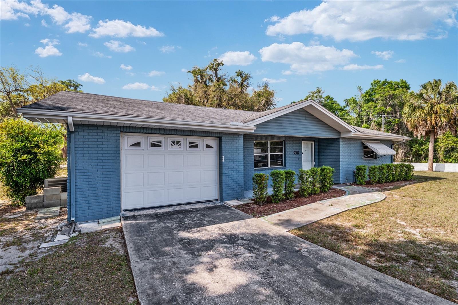 Image 4 of 65 For 9317 Crescent Drive