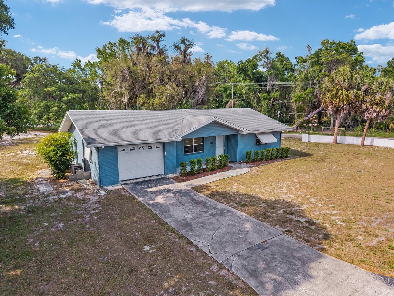 Image 5 of 65 For 9317 Crescent Drive