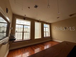 Image 11 of 14 For 44 Magnolia Avenue