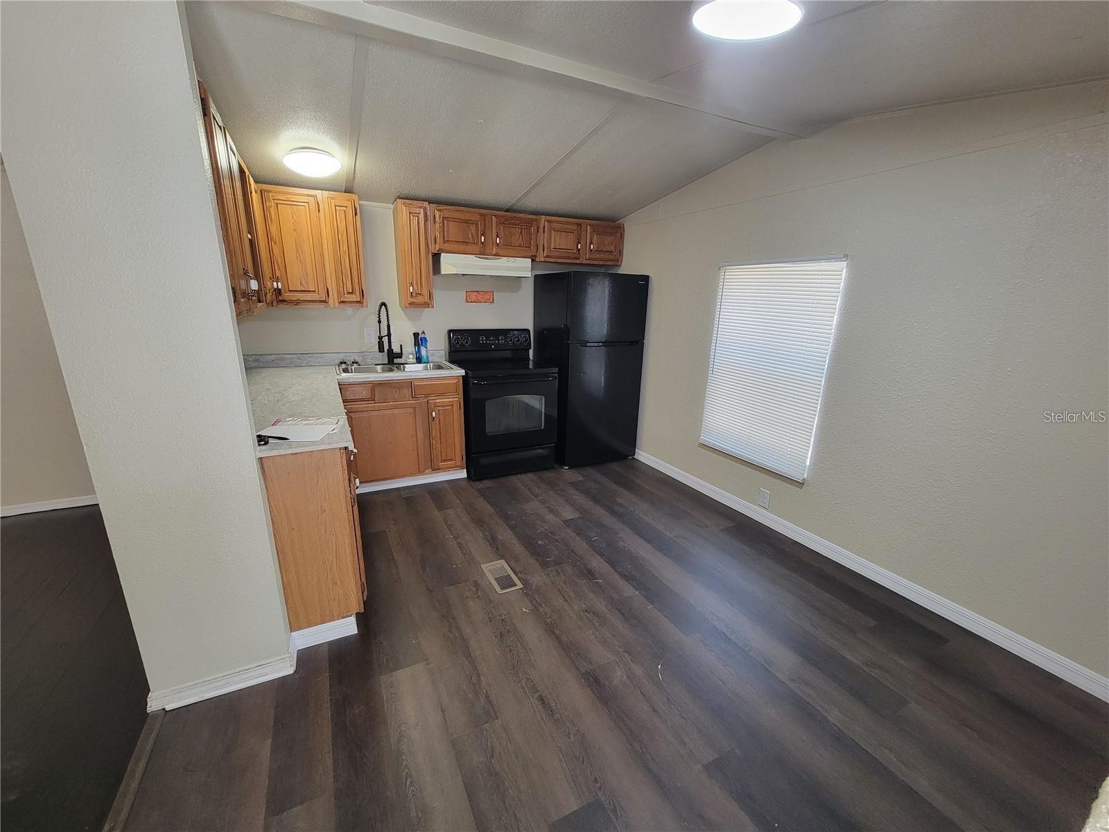 Image 3 of 9 For 16625 2nd Street Road