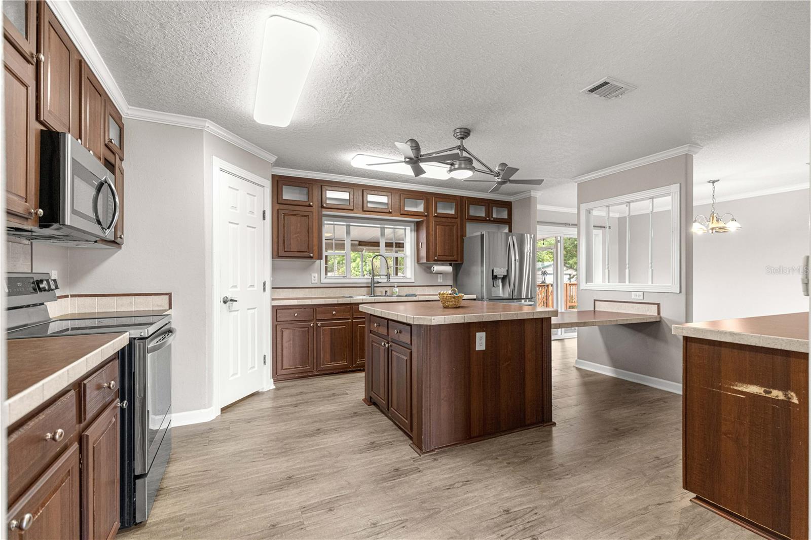 Image 12 of 51 For 15090 103rd Avenue