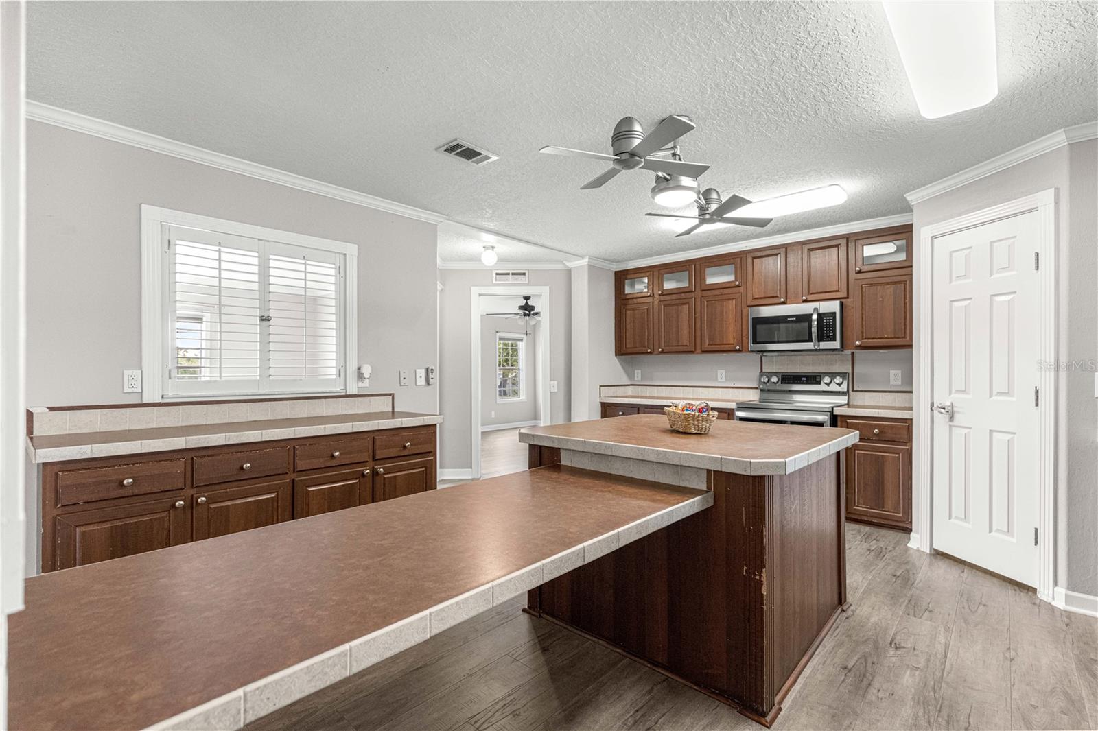 Image 15 of 51 For 15090 103rd Avenue