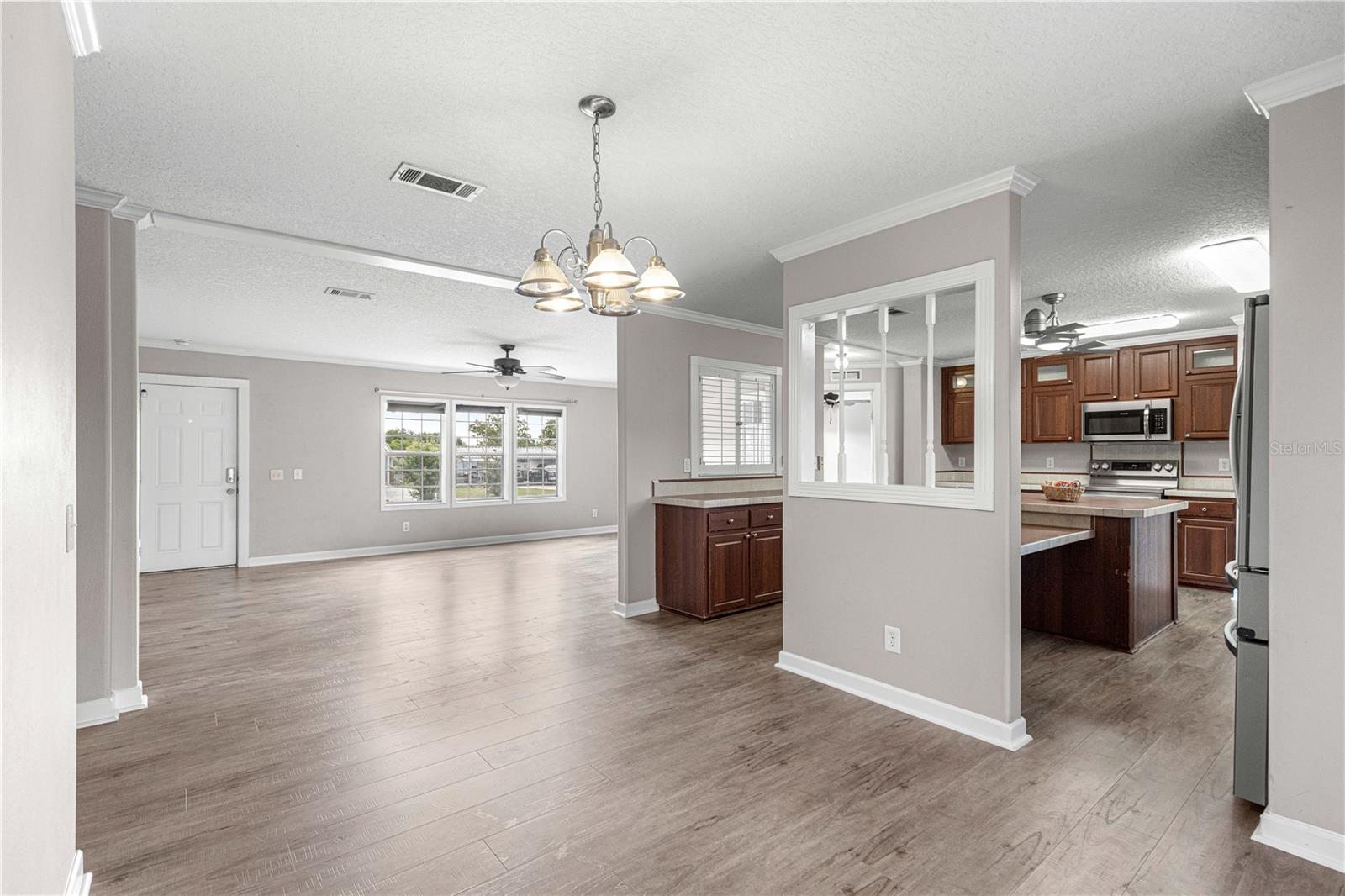 Image 17 of 51 For 15090 103rd Avenue