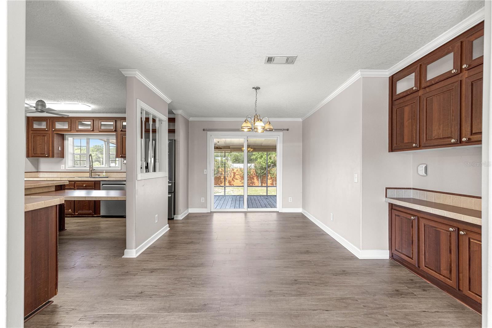 Image 18 of 51 For 15090 103rd Avenue