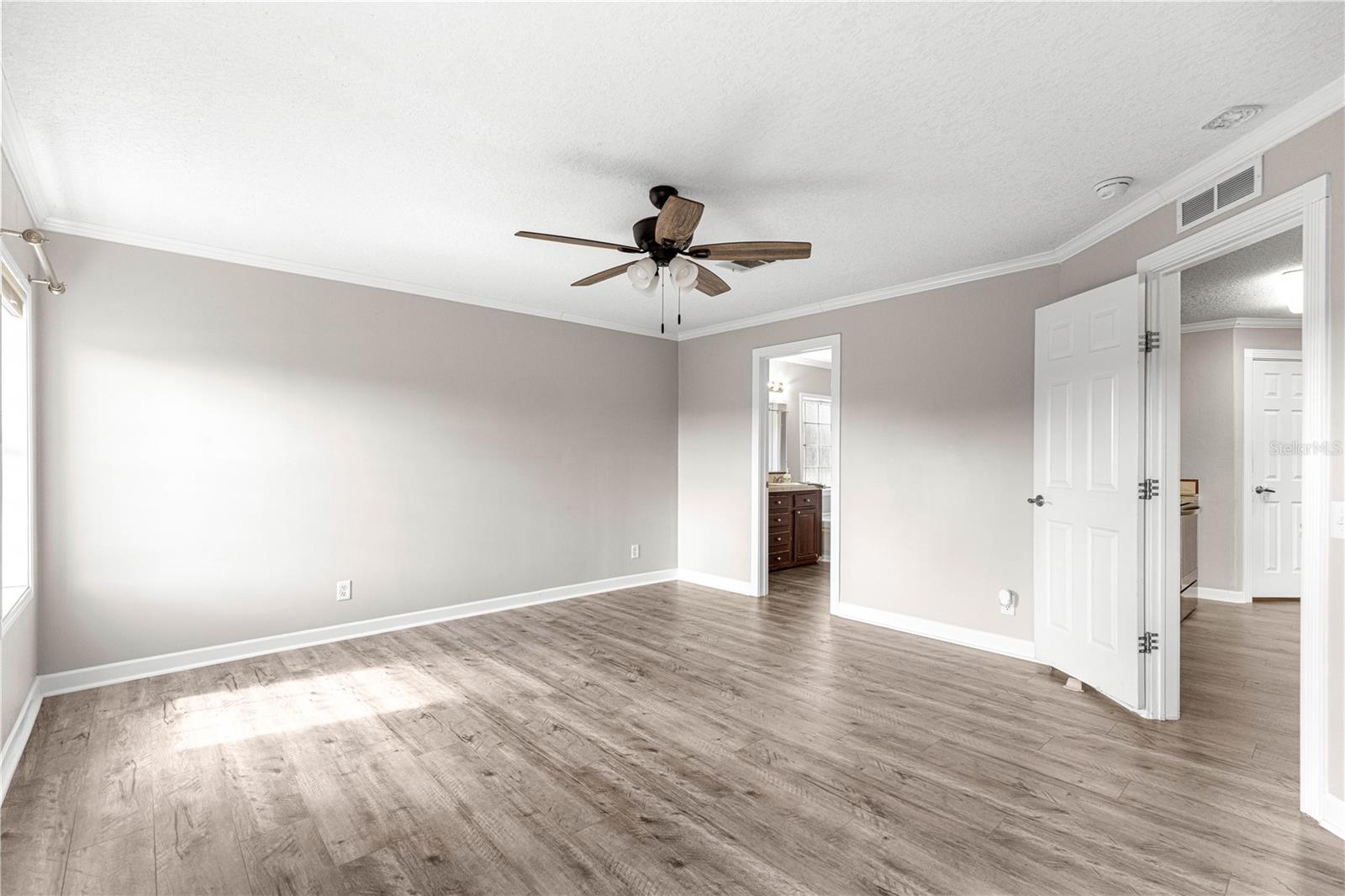 Image 20 of 51 For 15090 103rd Avenue