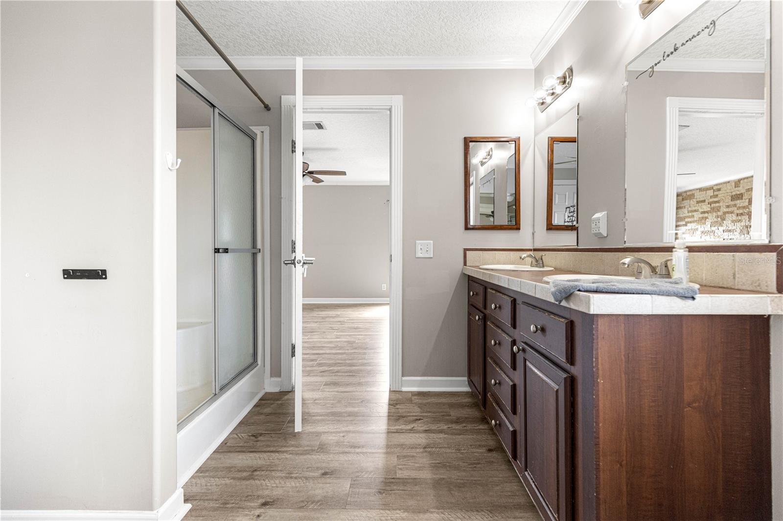 Image 25 of 51 For 15090 103rd Avenue