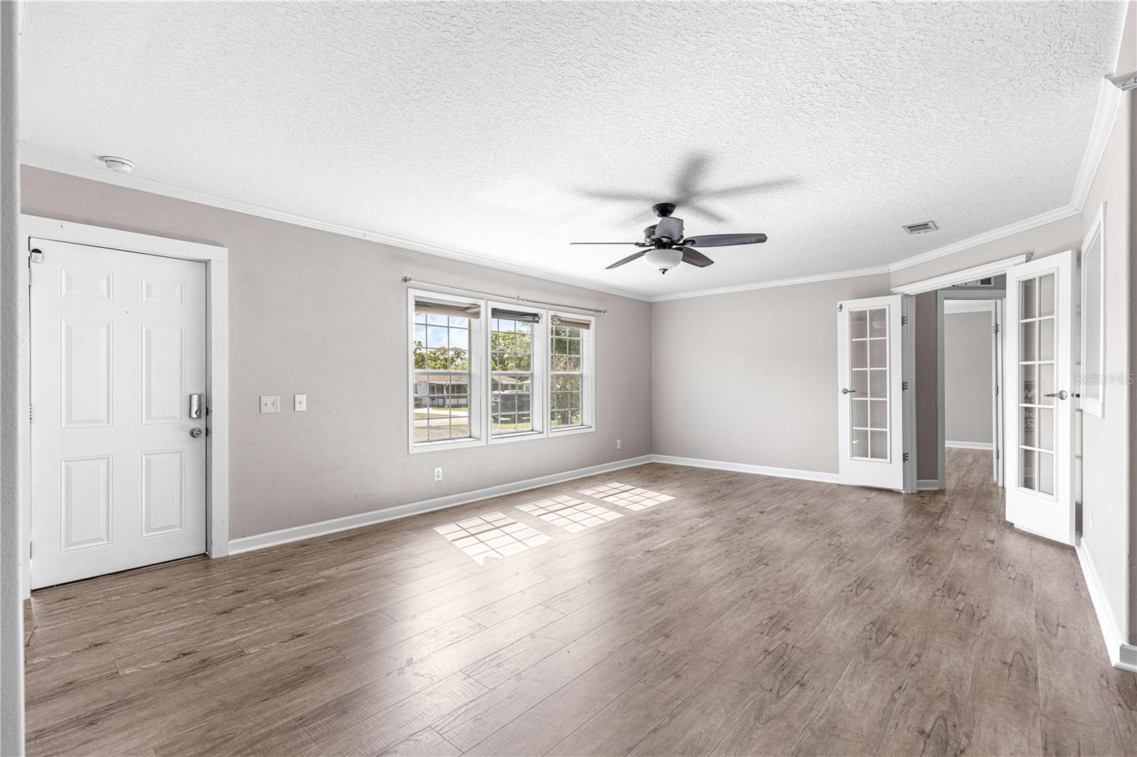 Image 9 of 51 For 15090 103rd Avenue