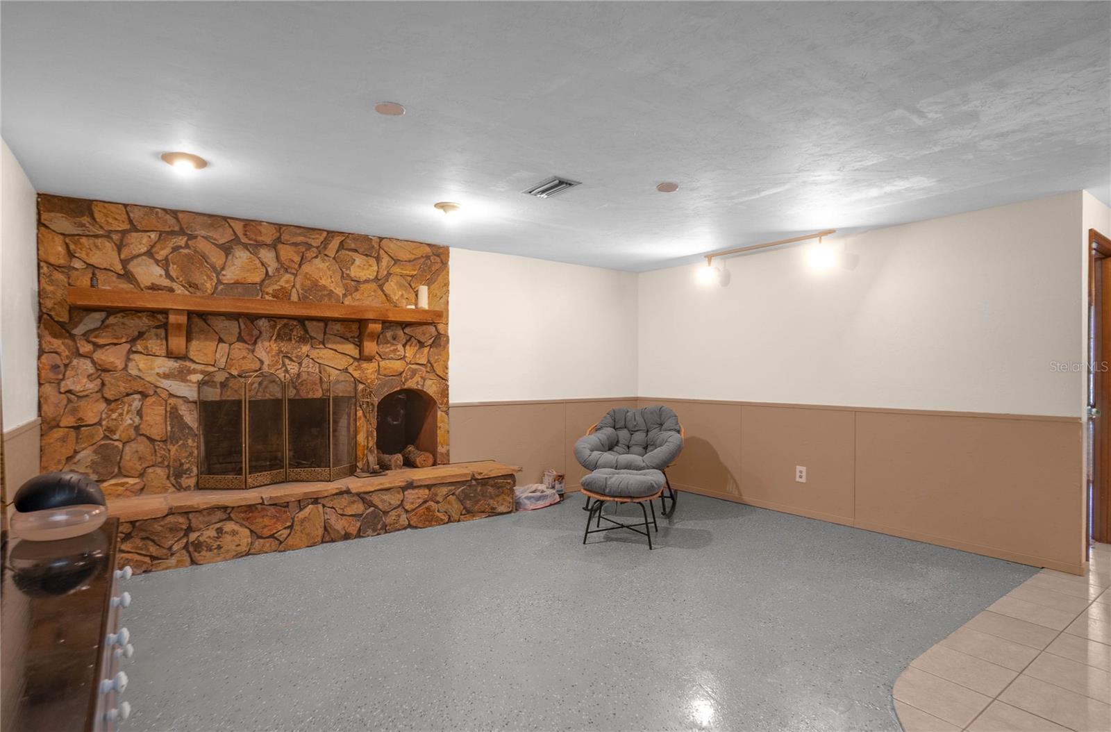 Image 20 of 45 For 5581 197th Terrace