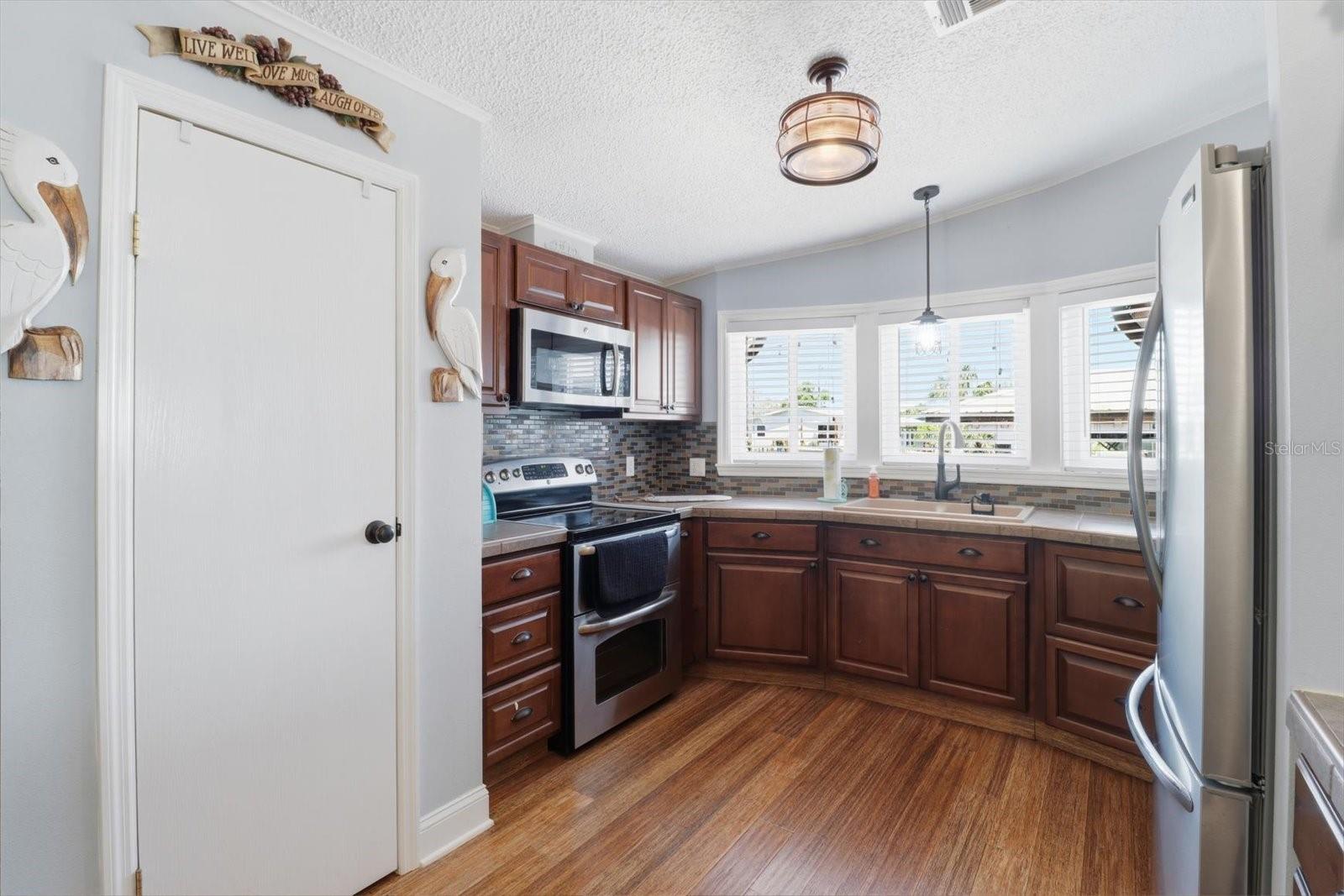 Image 12 of 49 For 11673 Clearwater Court