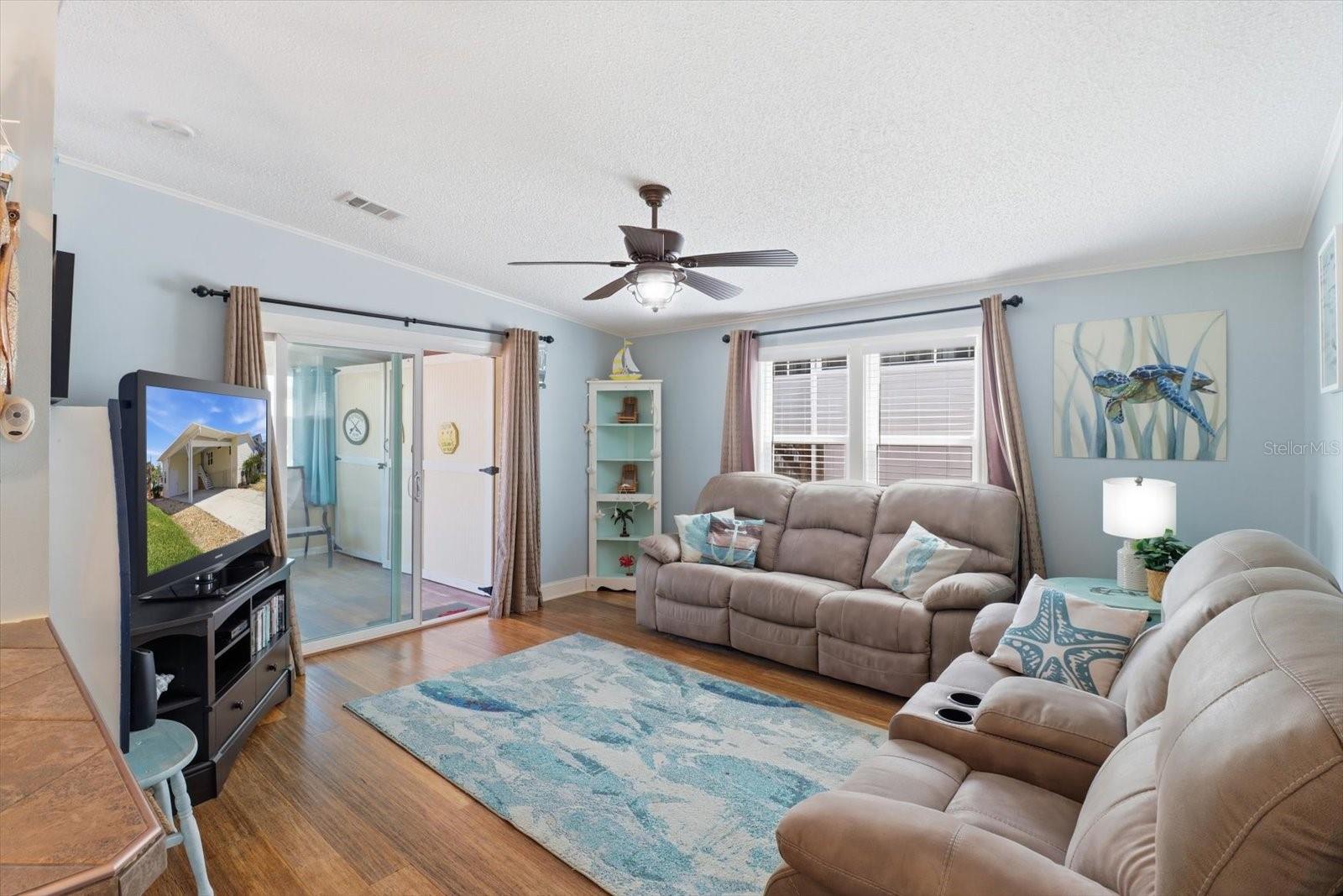 Image 17 of 49 For 11673 Clearwater Court