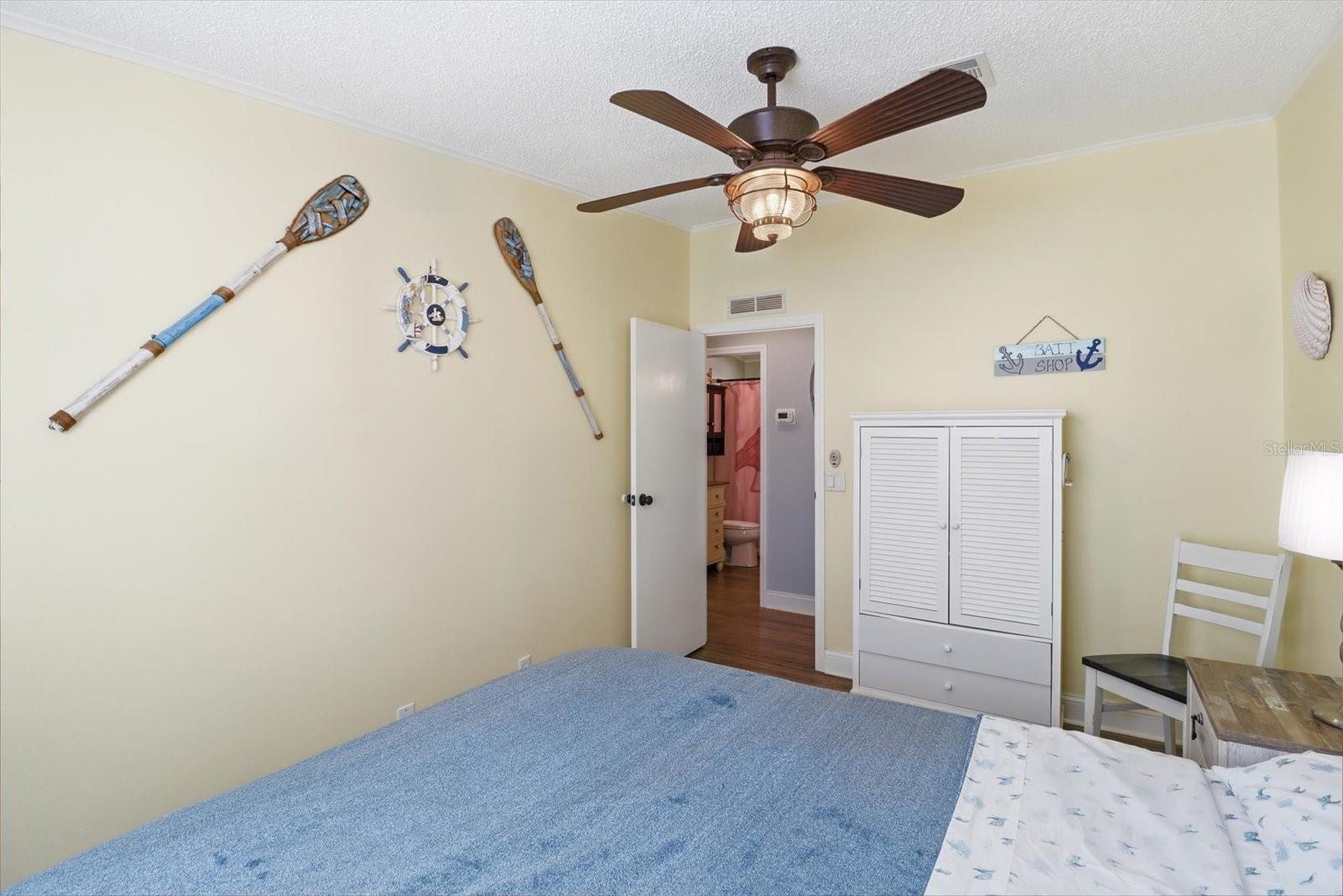 Image 23 of 49 For 11673 Clearwater Court