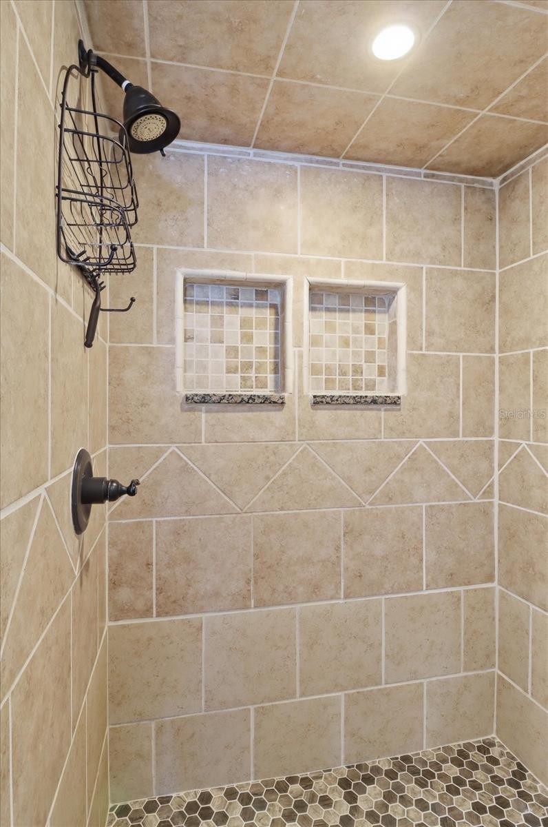 Image 29 of 49 For 11673 Clearwater Court