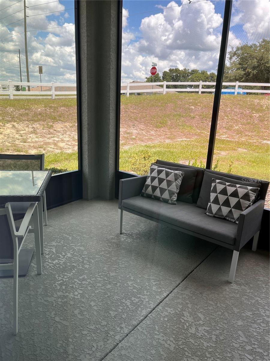 Image 19 of 20 For 9819 99th Loop